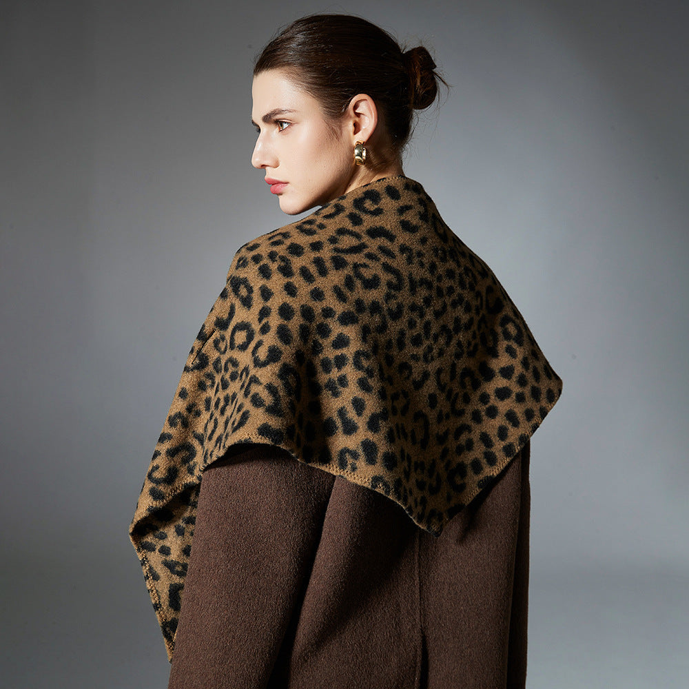 Leopard Print Reversible Triangle Shawl – Autumn & Winter Fashion Scarf for Women