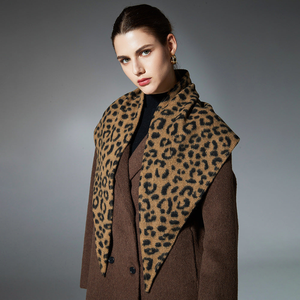 Leopard Print Reversible Triangle Shawl – Autumn & Winter Fashion Scarf for Women