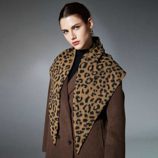 Leopard Print Reversible Triangle Shawl – Autumn & Winter Fashion Scarf for Women