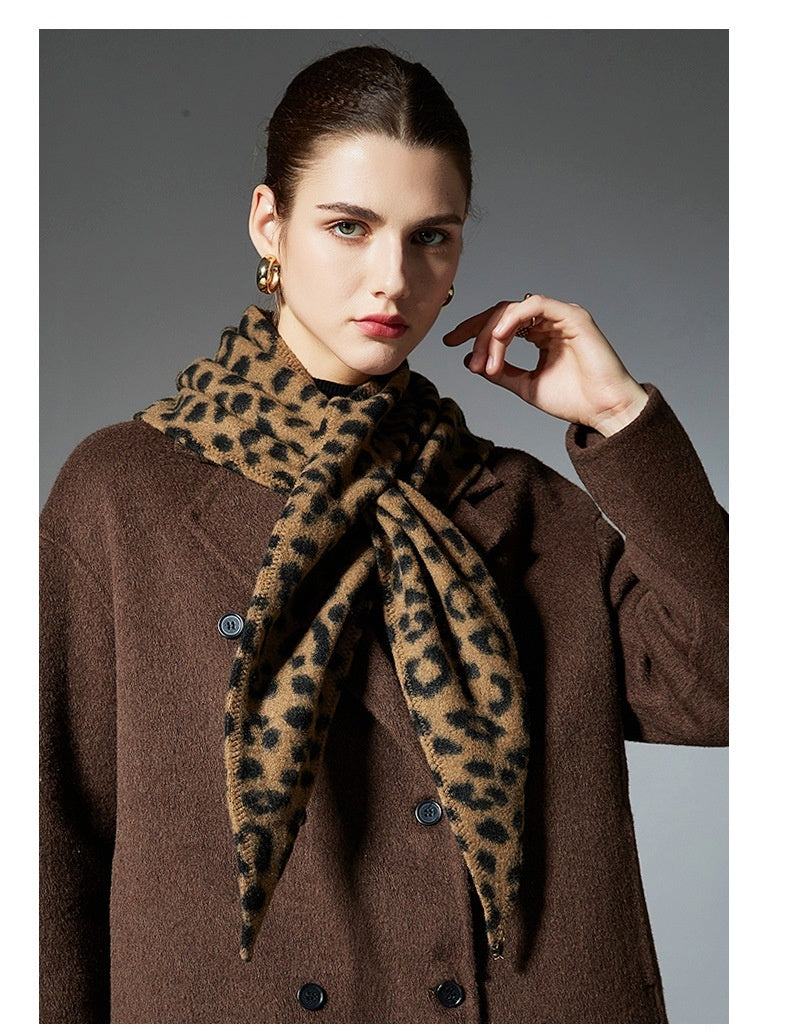 Leopard Print Reversible Triangle Shawl – Autumn & Winter Fashion Scarf for Women